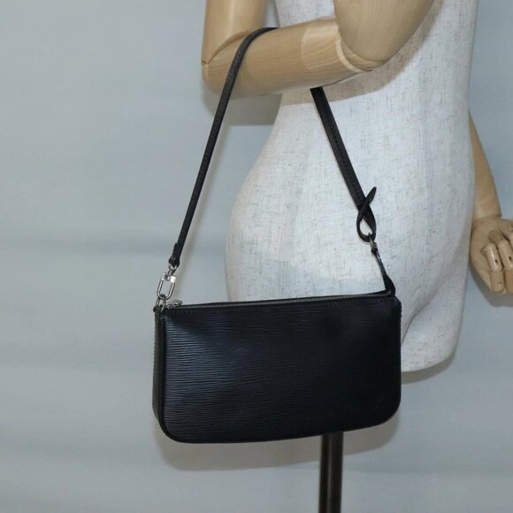 LOUIS VUITTON Epi Pochette Accessoires Accessory Pouch Black M52982 Auth 140897 - Picture 14 of 16